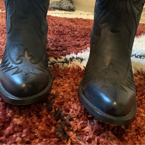 •Corral• Embroidered Over Knee High Boot - Picture 7 of 15